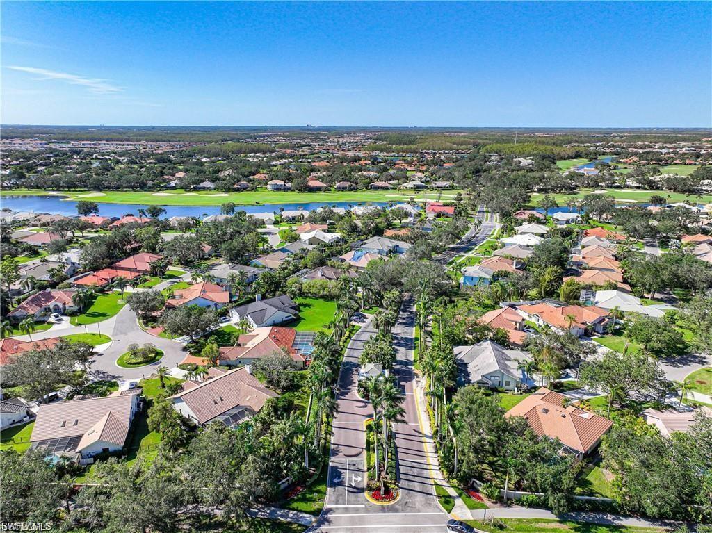 ROYAL GREENS - Residential