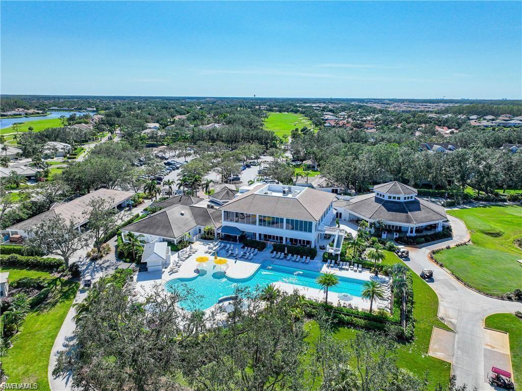 ROYAL GREENS - Residential