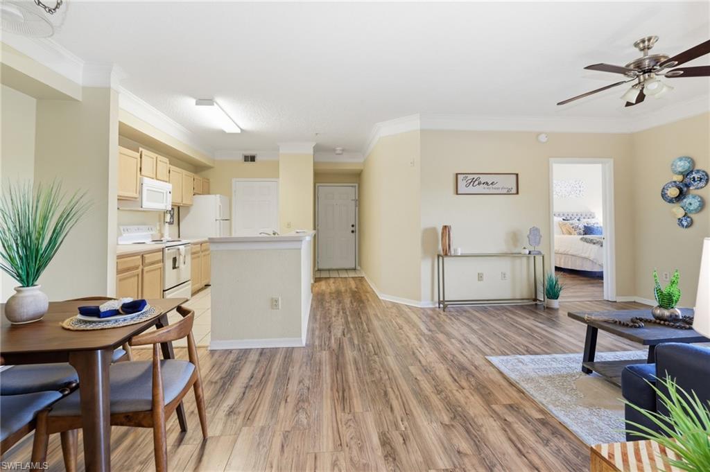 ROYAL GREENS - Residential