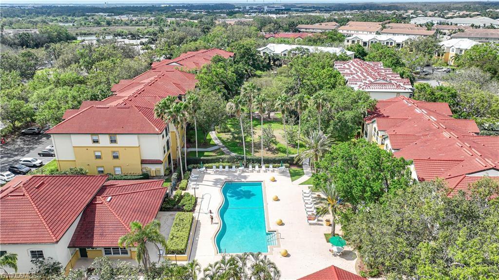 ROYAL GREENS - Residential