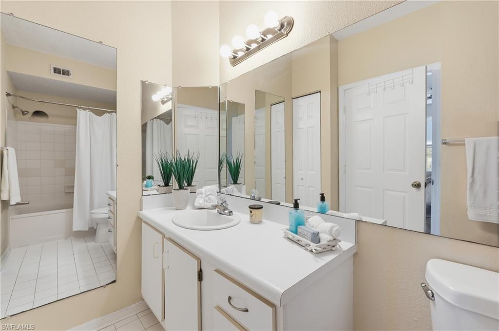 ROYAL GREENS - Residential