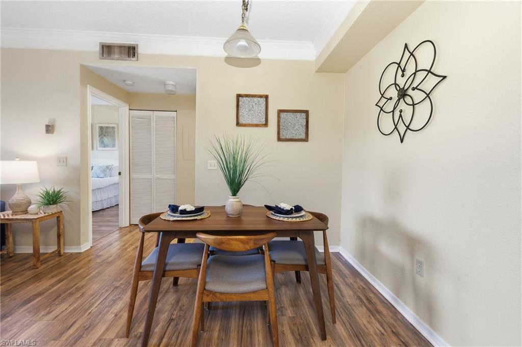 ROYAL GREENS - Residential