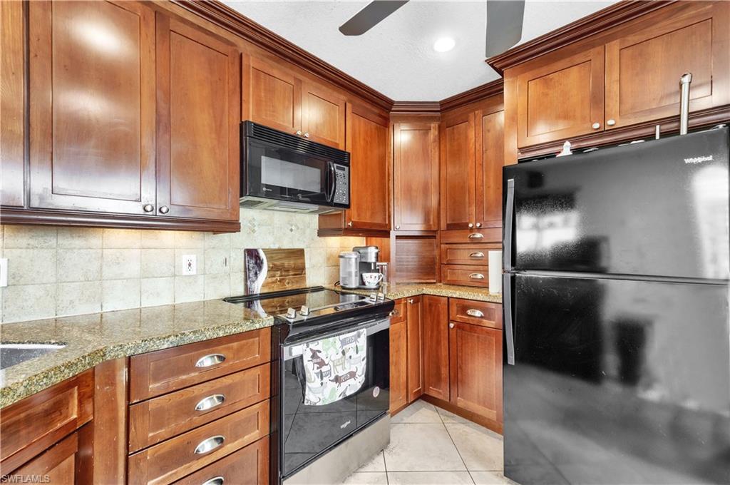 RIVER OAKS - Residential