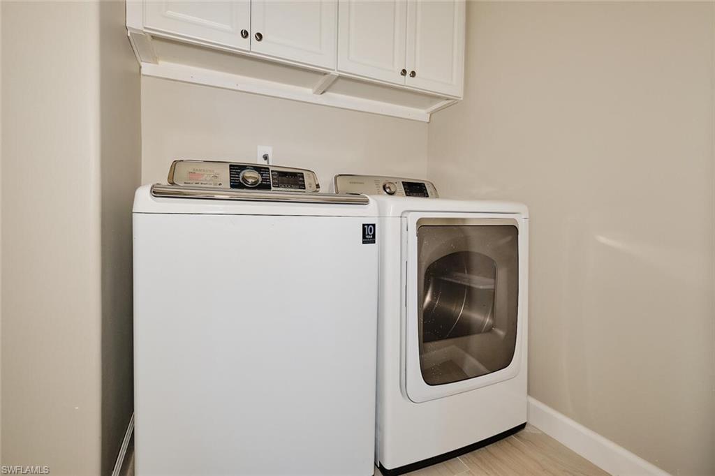 SUTTON WALK - Residential