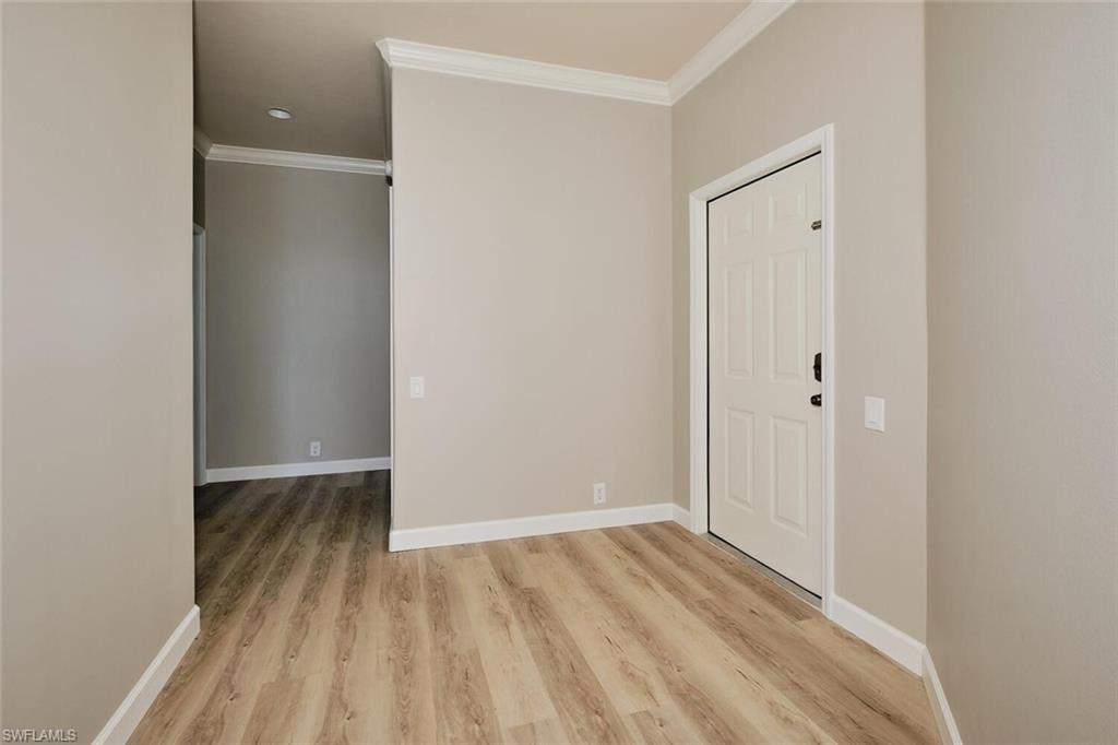 SUTTON WALK - Residential