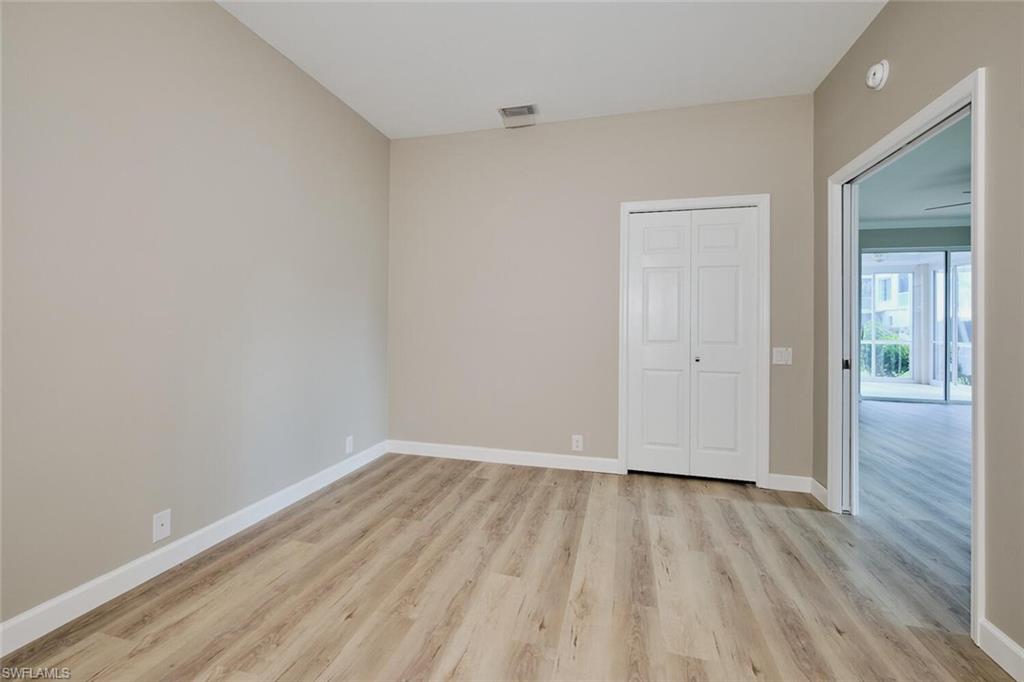 SUTTON WALK - Residential