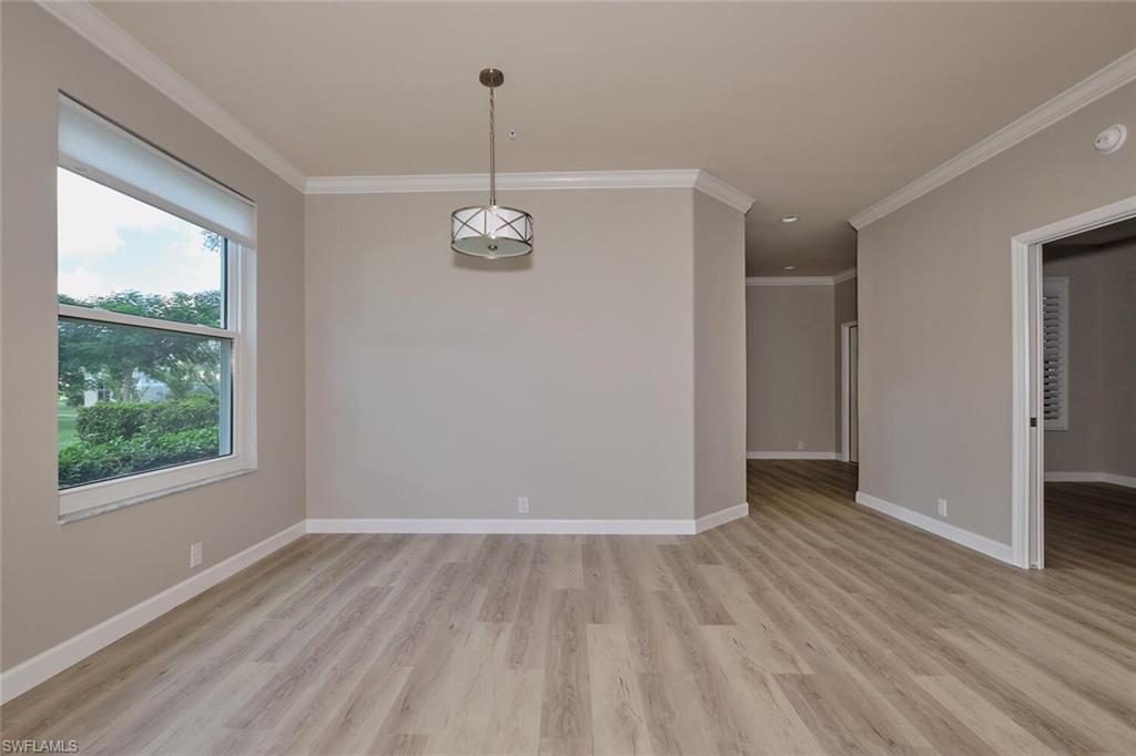 SUTTON WALK - Residential