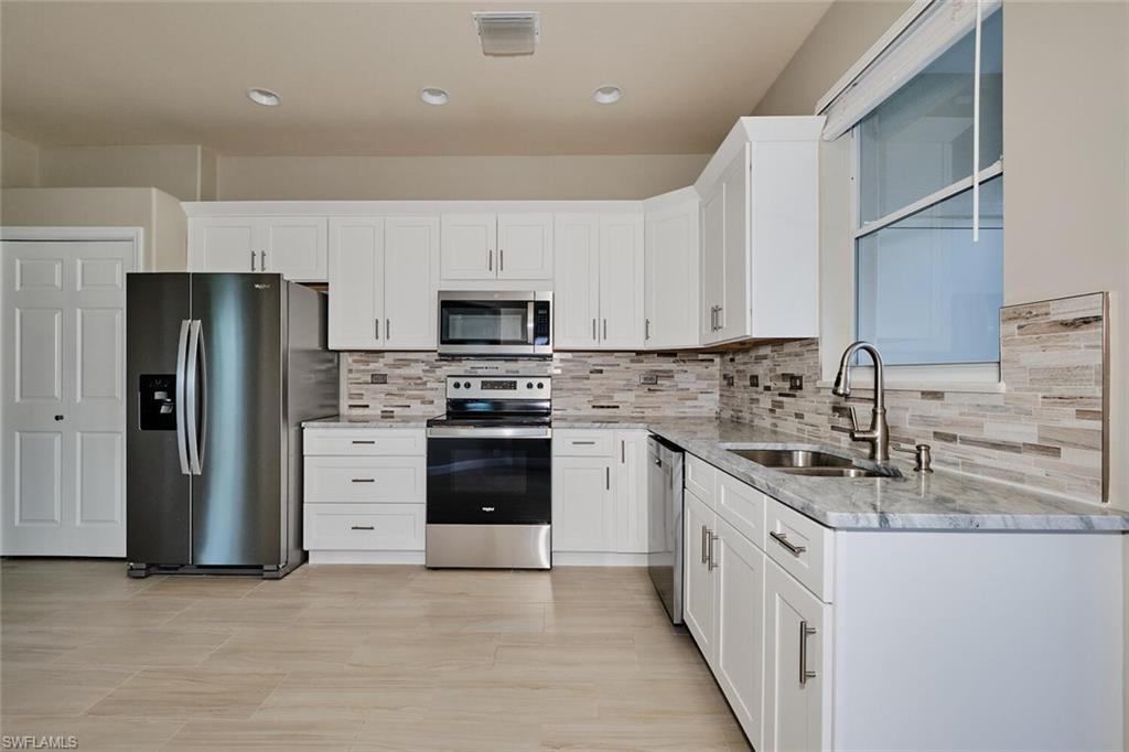 SUTTON WALK - Residential