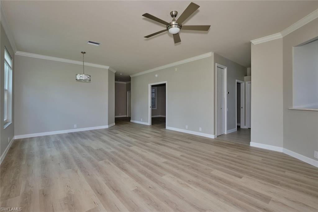 SUTTON WALK - Residential