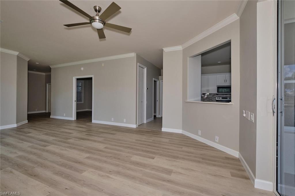 SUTTON WALK - Residential