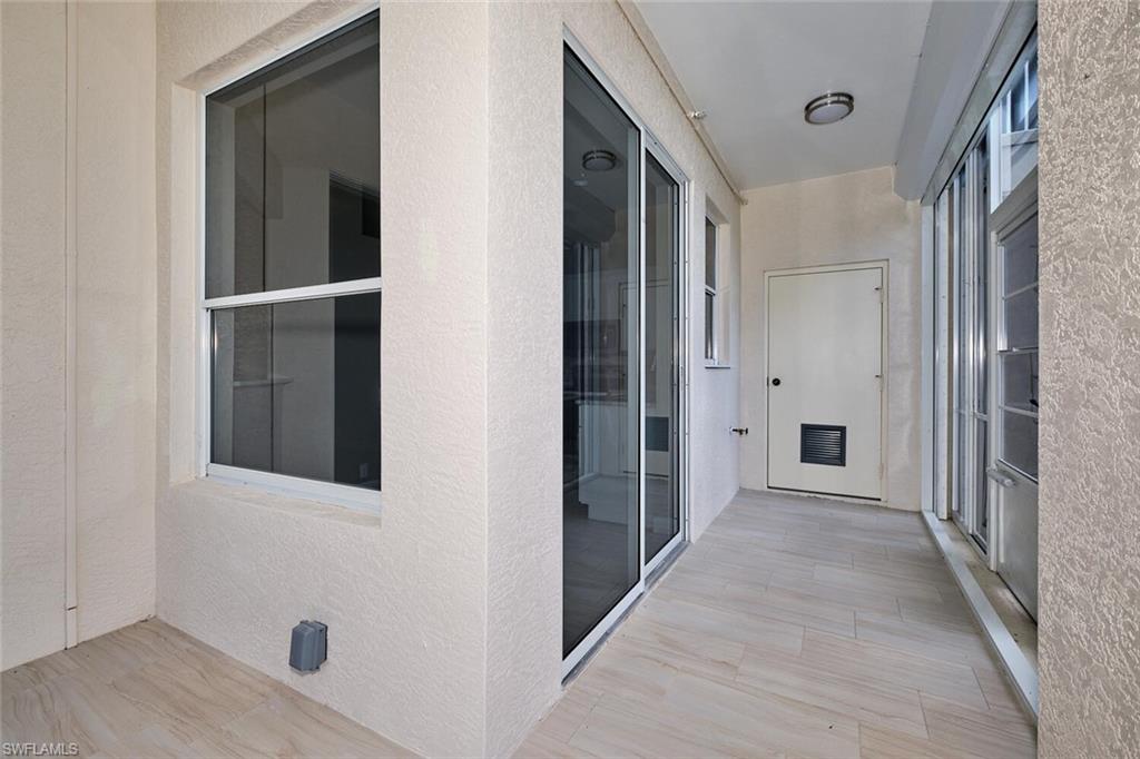 SUTTON WALK - Residential