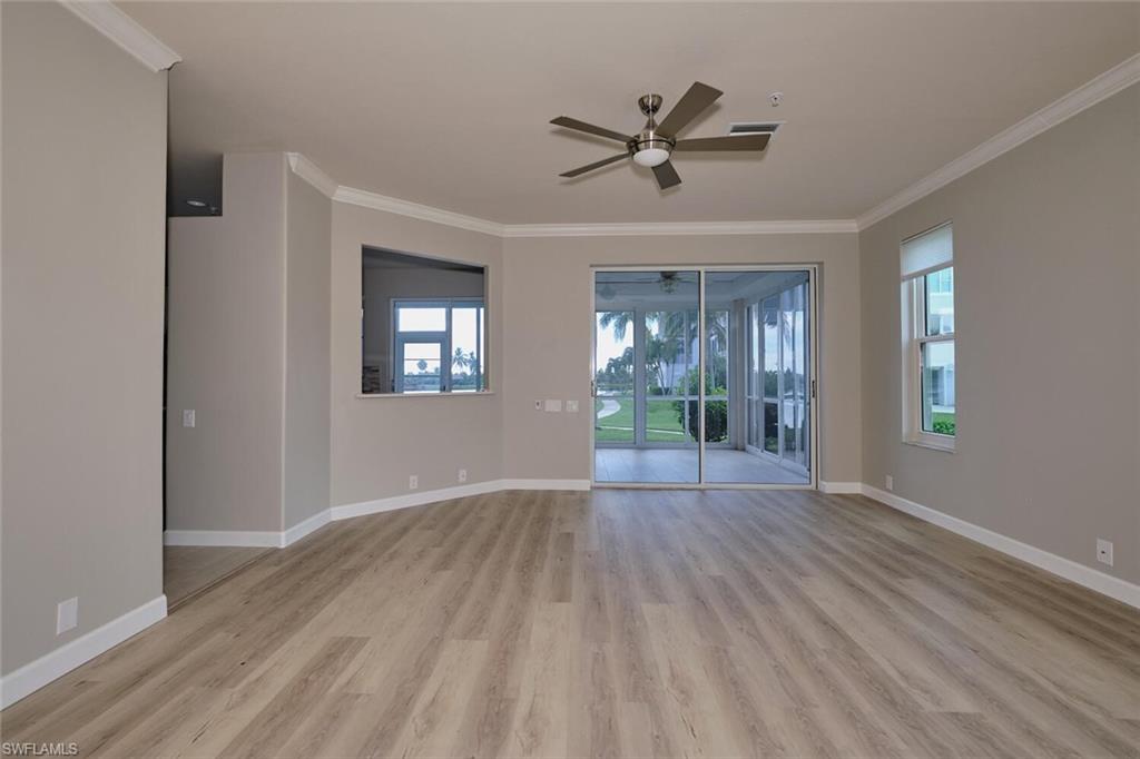 SUTTON WALK - Residential