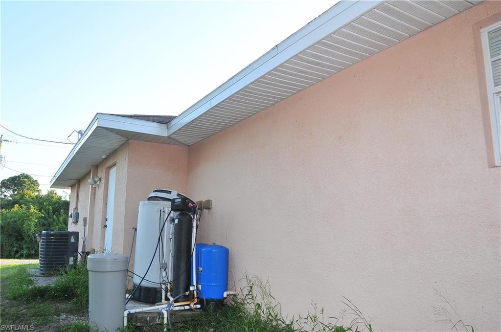 LEHIGH ACRES - Residential