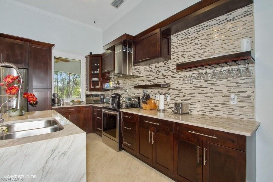 GOLDEN GATE ESTATES - Residential