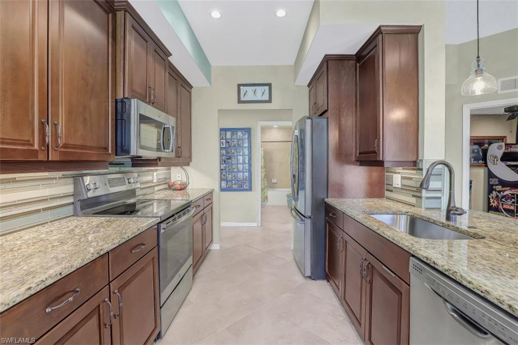 CREEKSIDE PRESERVE - Residential