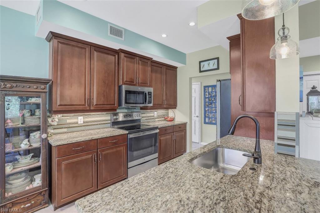 CREEKSIDE PRESERVE - Residential