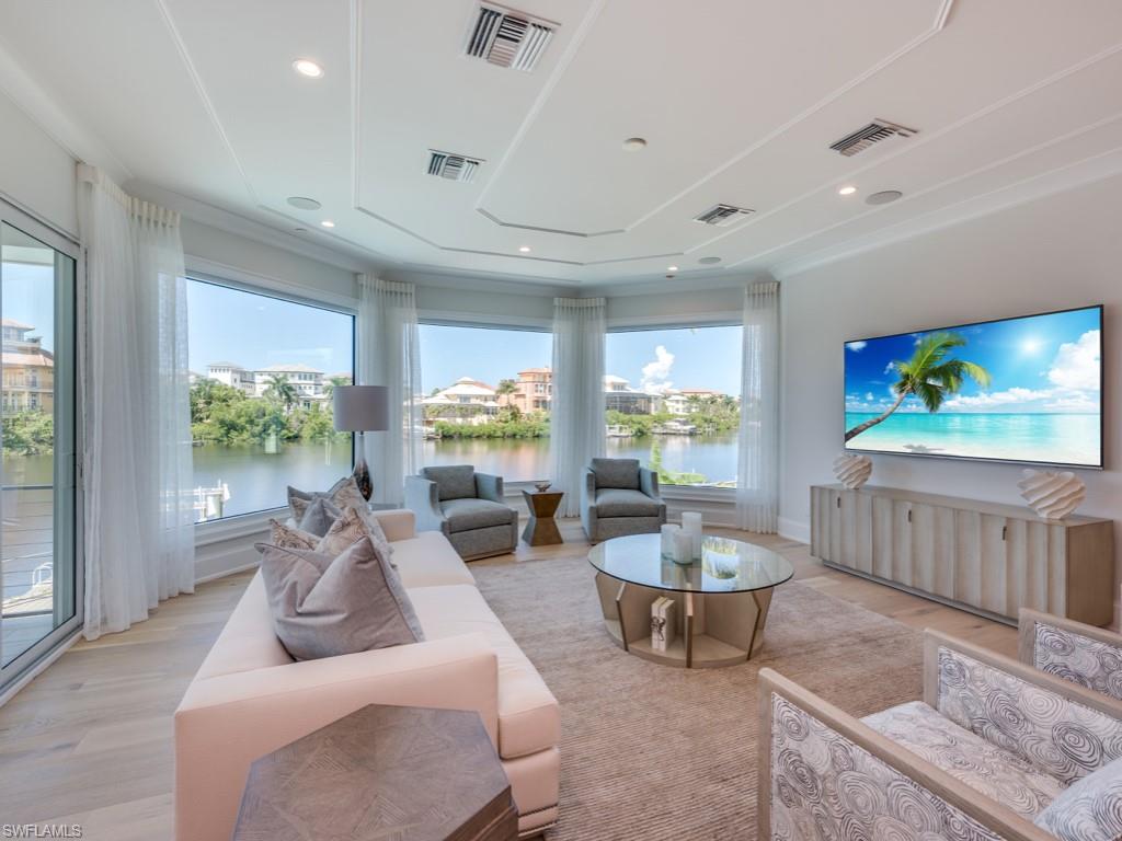 BAYFRONT GARDENS - Residential