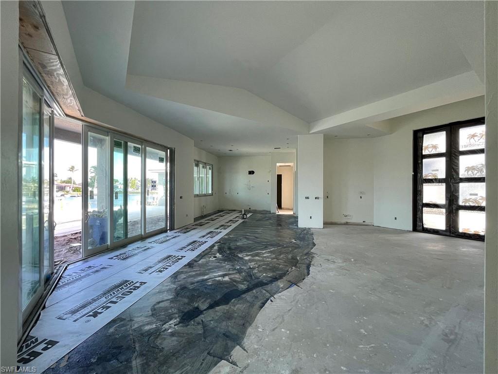 TOWN AND RIVER - Residential