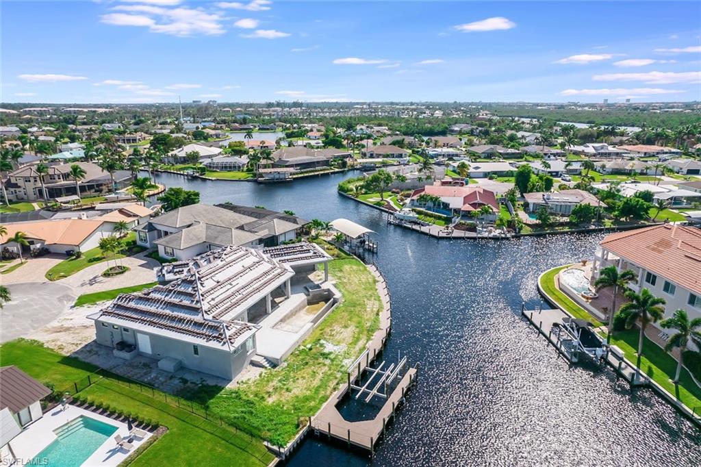 TOWN AND RIVER - Residential