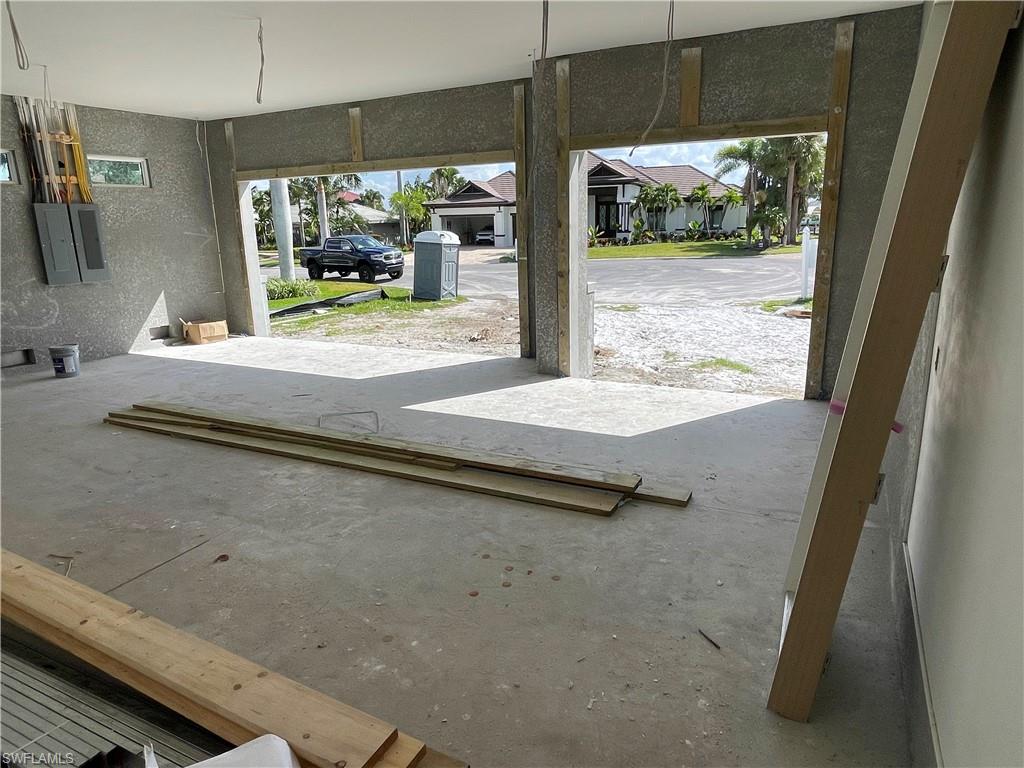 TOWN AND RIVER - Residential