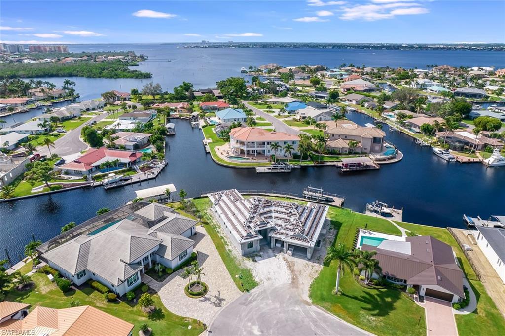 TOWN AND RIVER - Residential