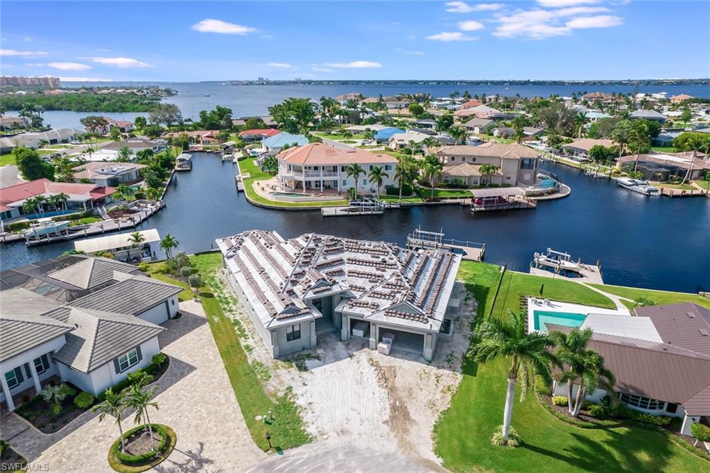 TOWN AND RIVER - Residential