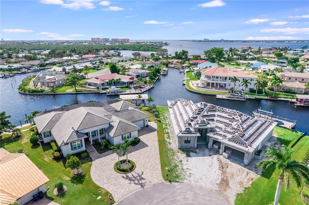 TOWN AND RIVER - Residential