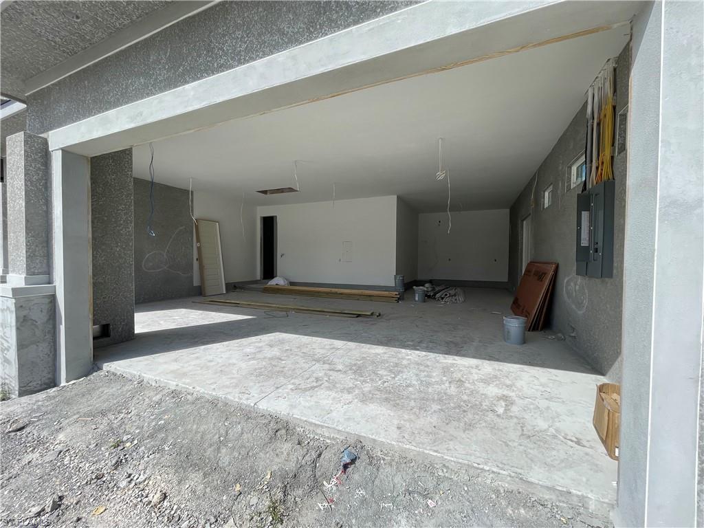 TOWN AND RIVER - Residential