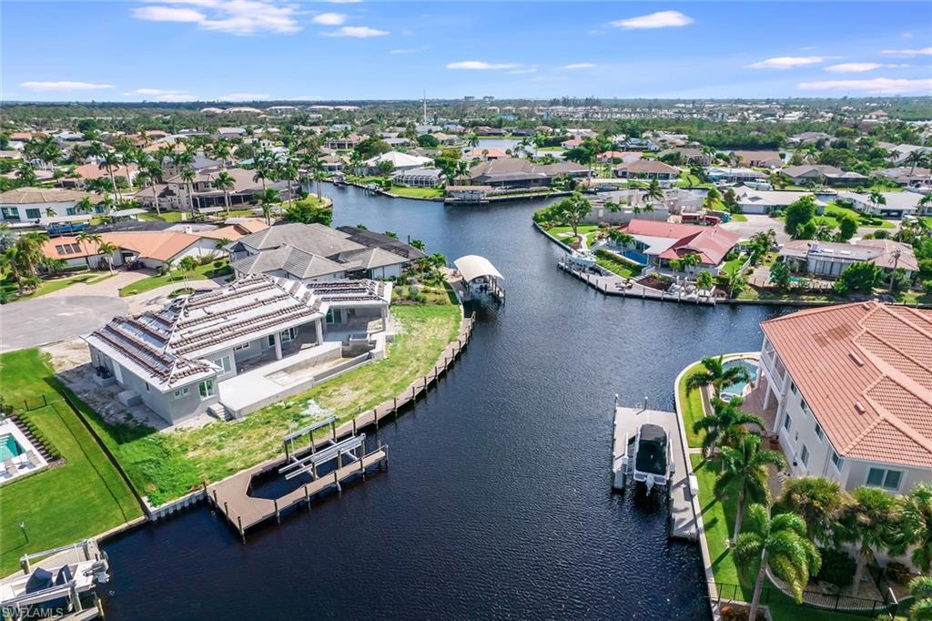 TOWN AND RIVER - Residential