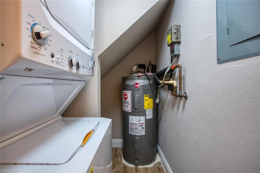 LOCHMOOR ON THE GREEN CONDO - Residential