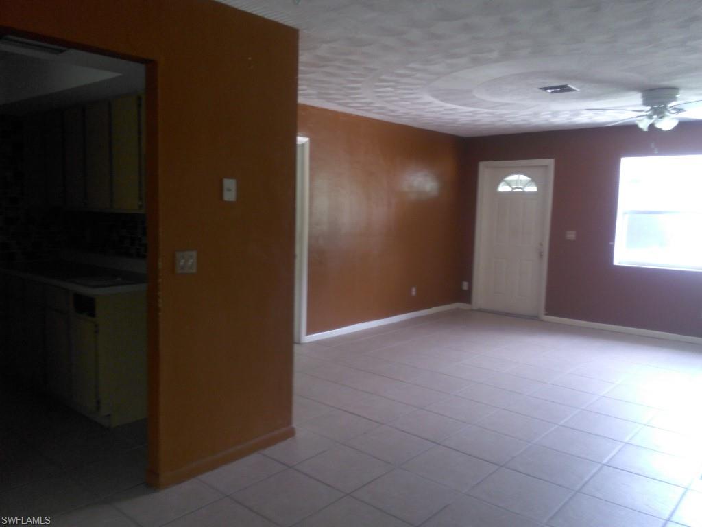 COUNTRY ESTATES - Residential