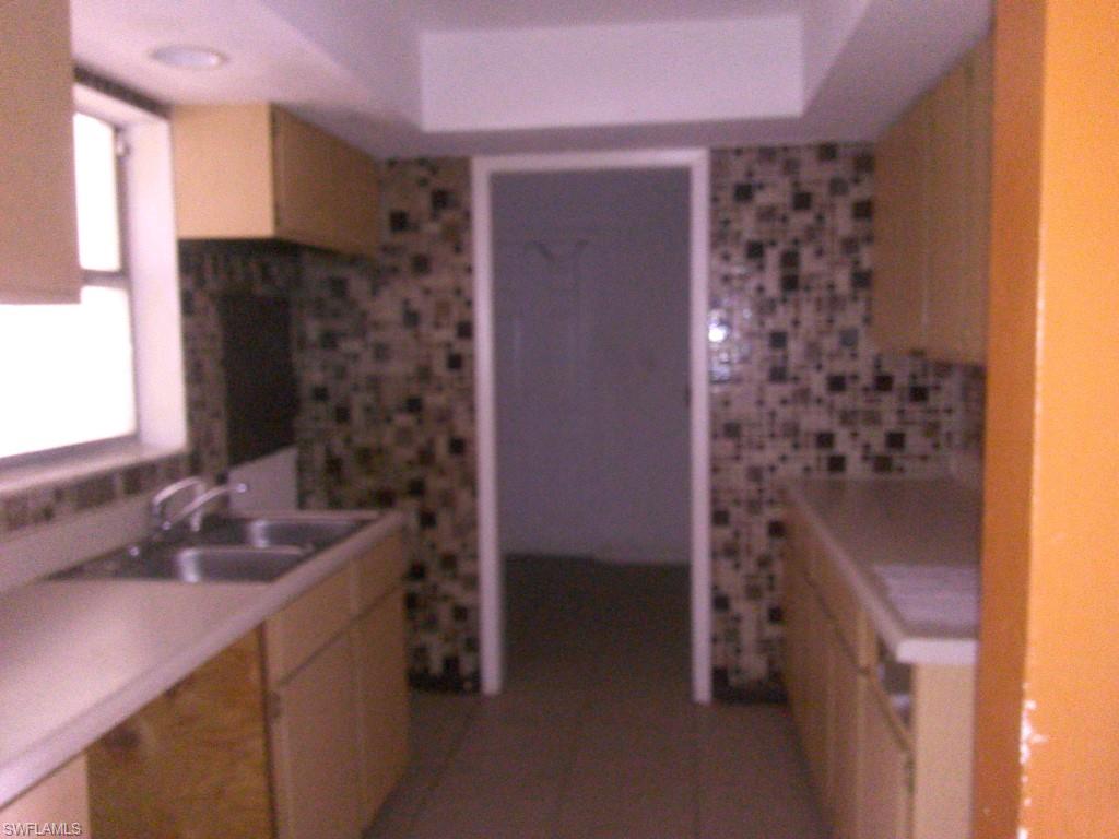 COUNTRY ESTATES - Residential