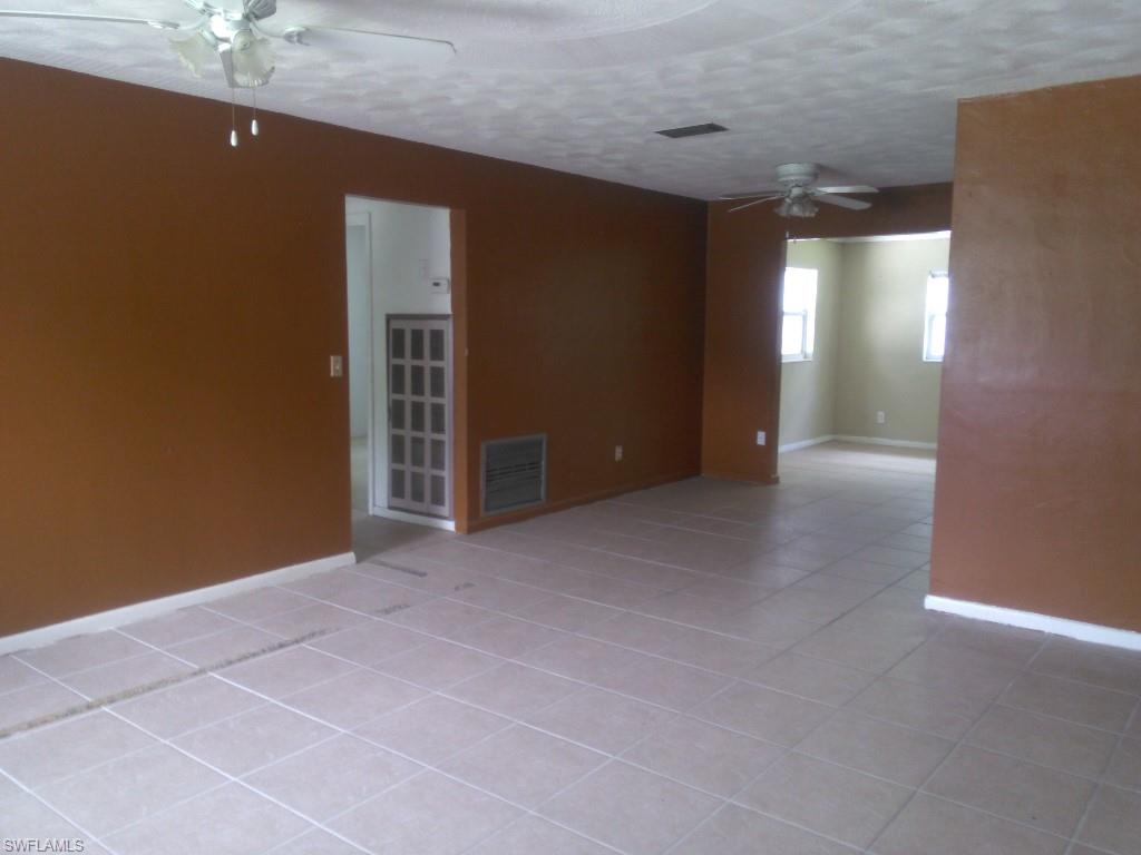 COUNTRY ESTATES - Residential