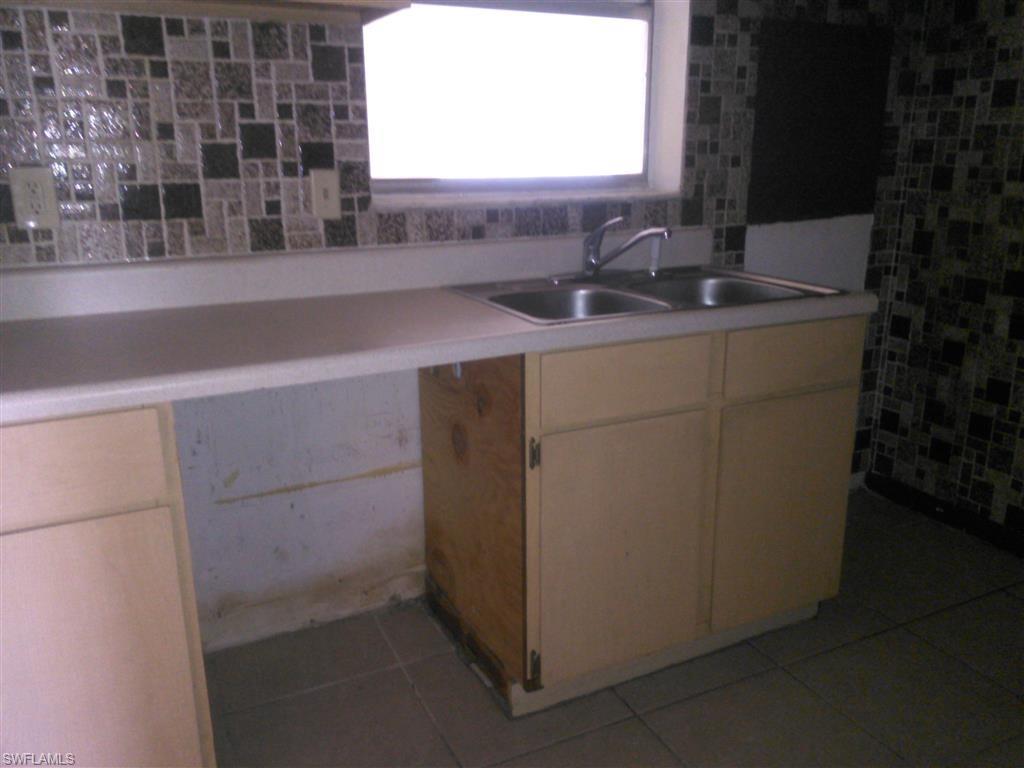 COUNTRY ESTATES - Residential