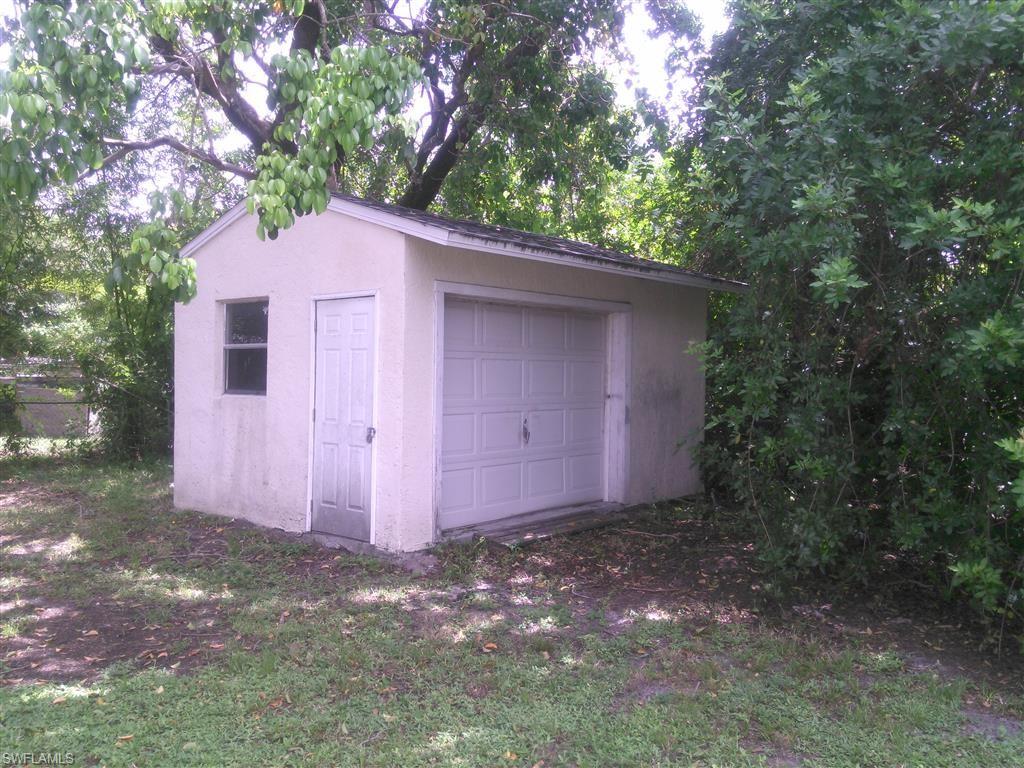 COUNTRY ESTATES - Residential