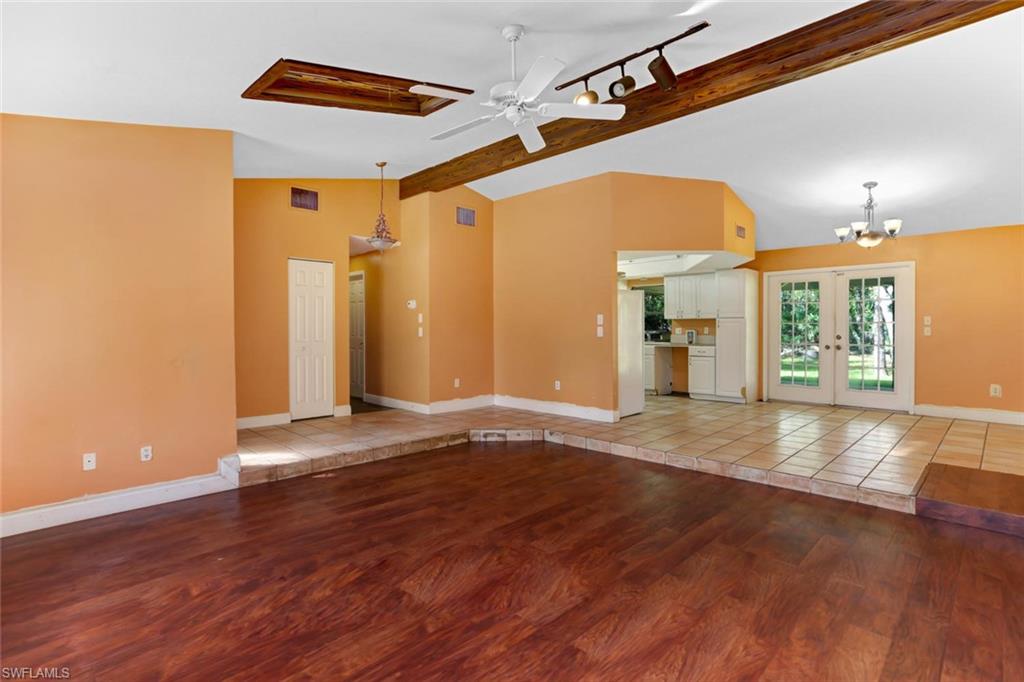 SAN CARLOS ESTATES - Residential