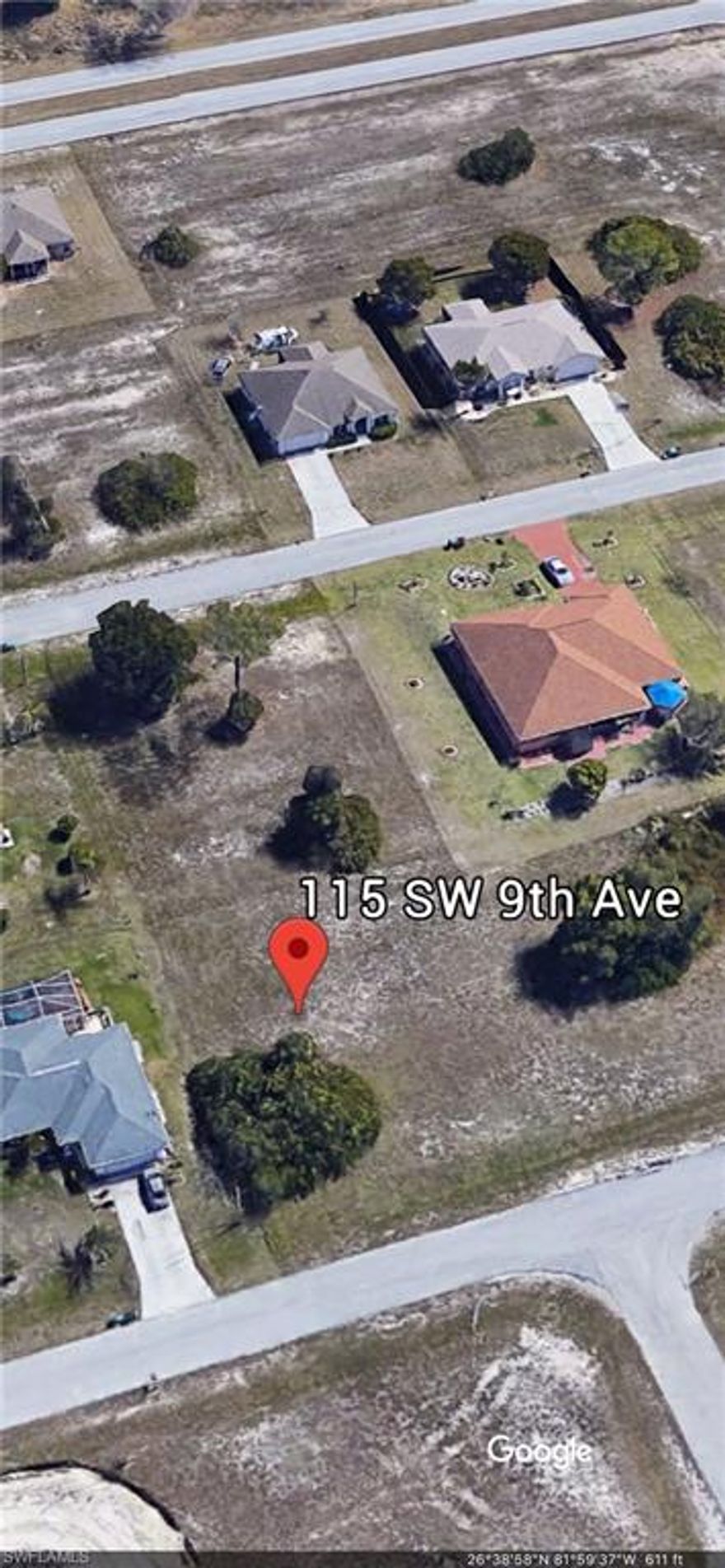 Nice size buildable lot.  Close to shopping, dining, schools.  Major road improvements underway.