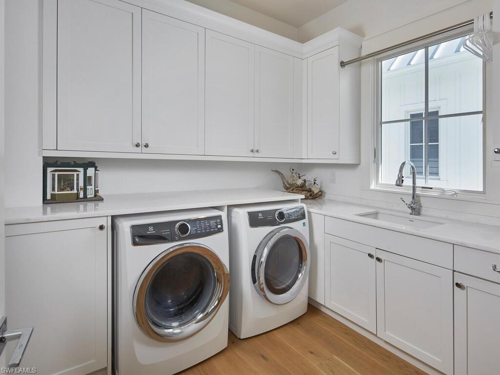 OLDE NAPLES - Residential