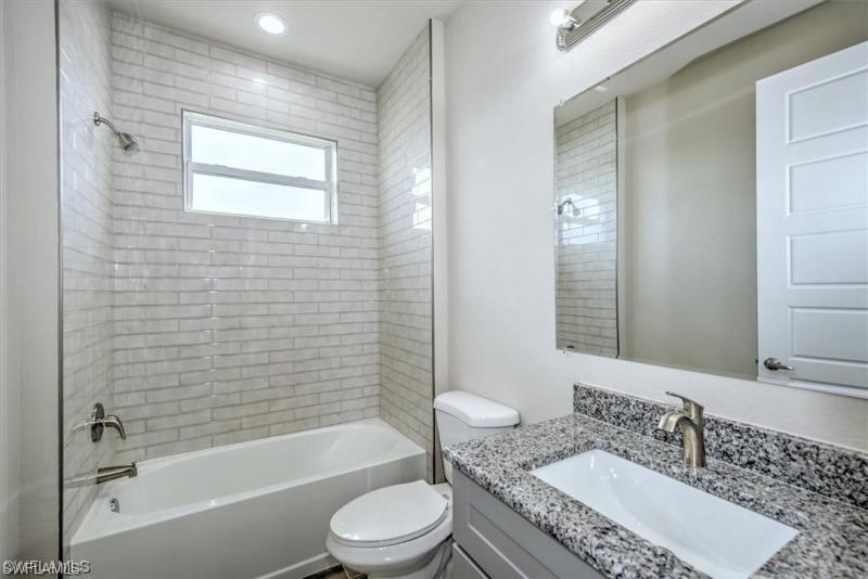 VILLAS OF LABELLE - Residential Lease