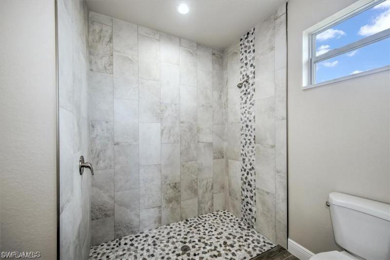 VILLAS OF LABELLE - Residential Lease