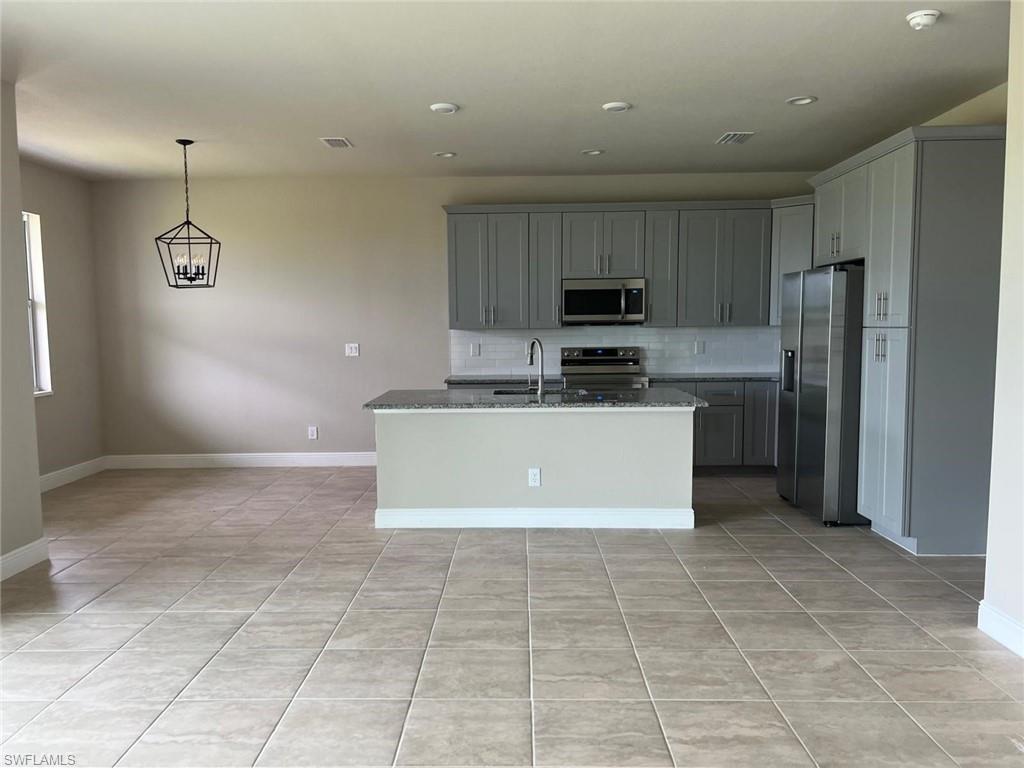 VILLAS OF LABELLE - Residential Lease