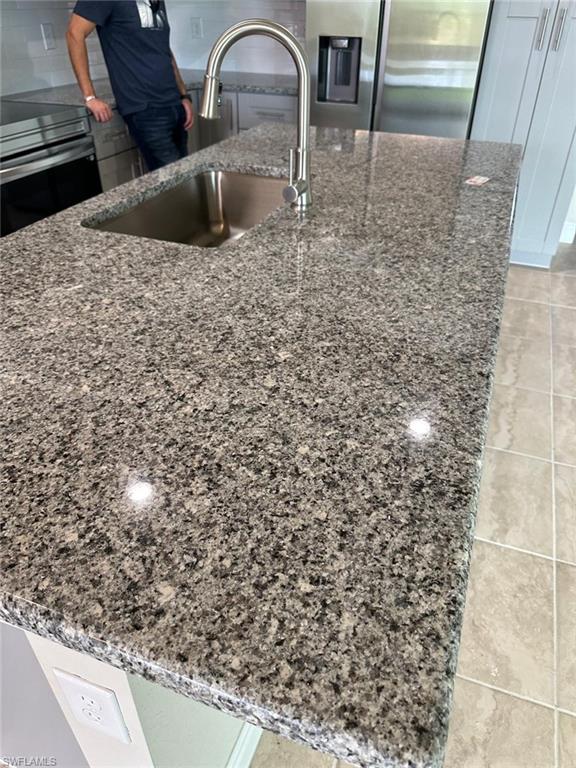 VILLAS OF LABELLE - Residential Lease