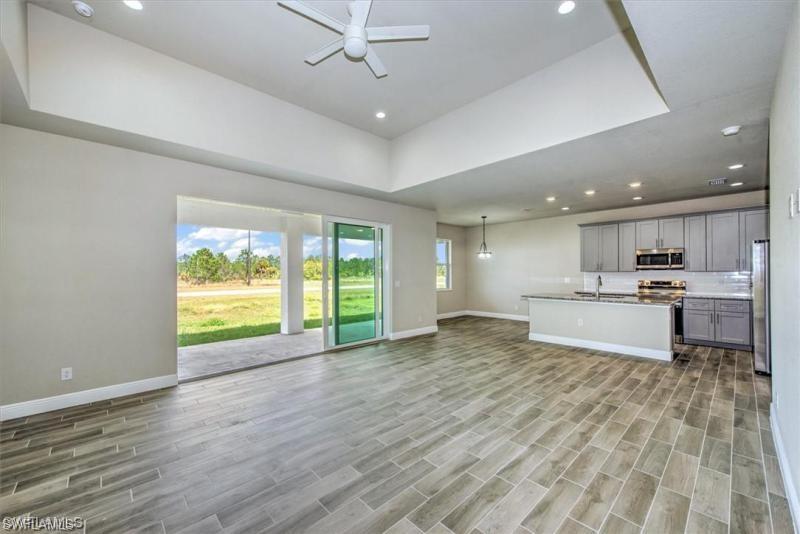 VILLAS OF LABELLE - Residential Lease