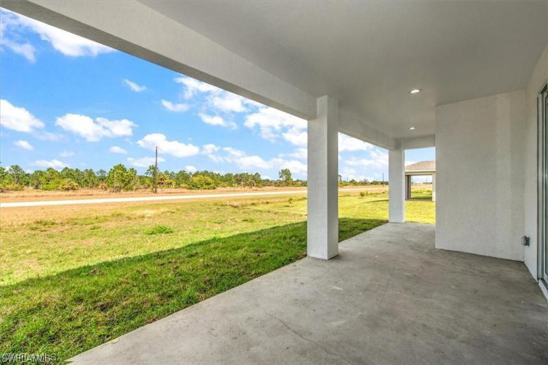 VILLAS OF LABELLE - Residential Lease