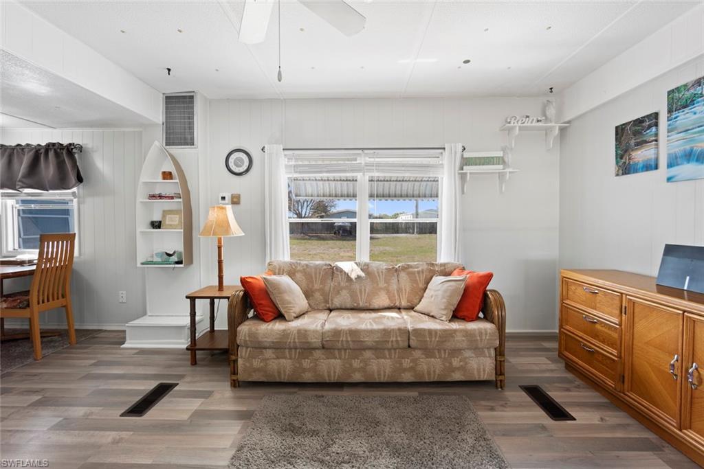 FLAMINGO BAY - Residential