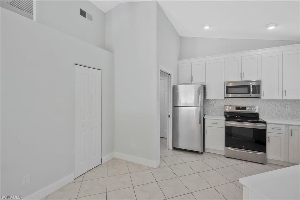 LONGSHORE LAKE - Residential