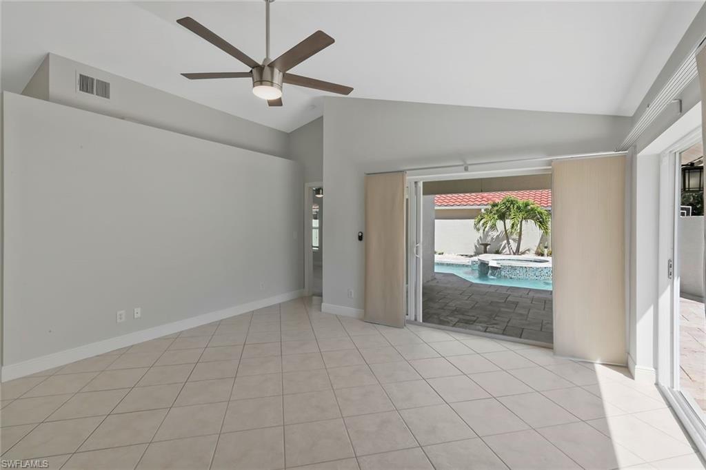 LONGSHORE LAKE - Residential