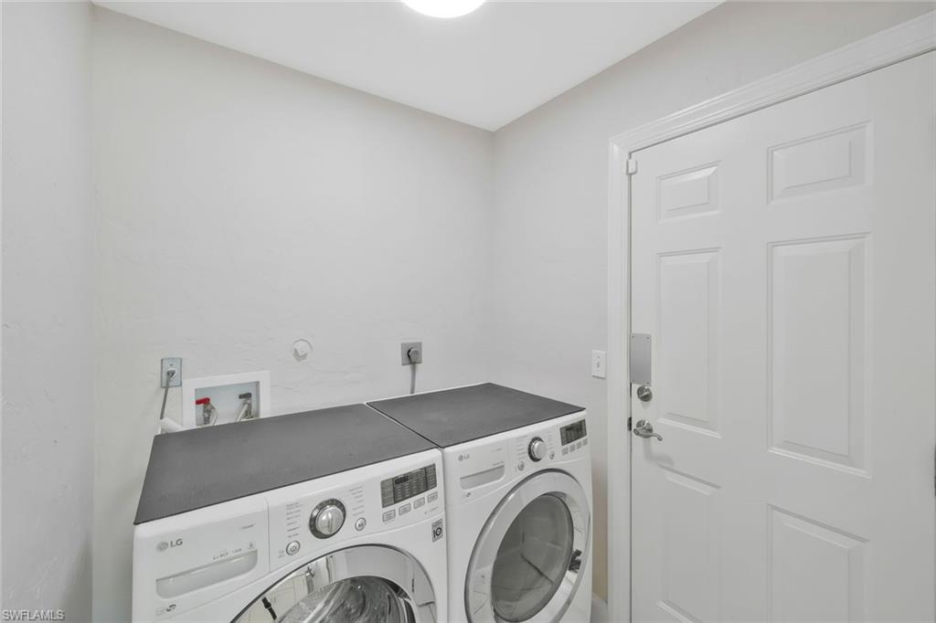 LONGSHORE LAKE - Residential