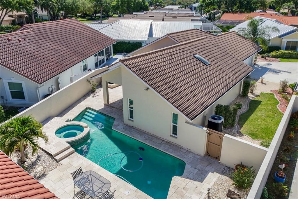 LONGSHORE LAKE - Residential