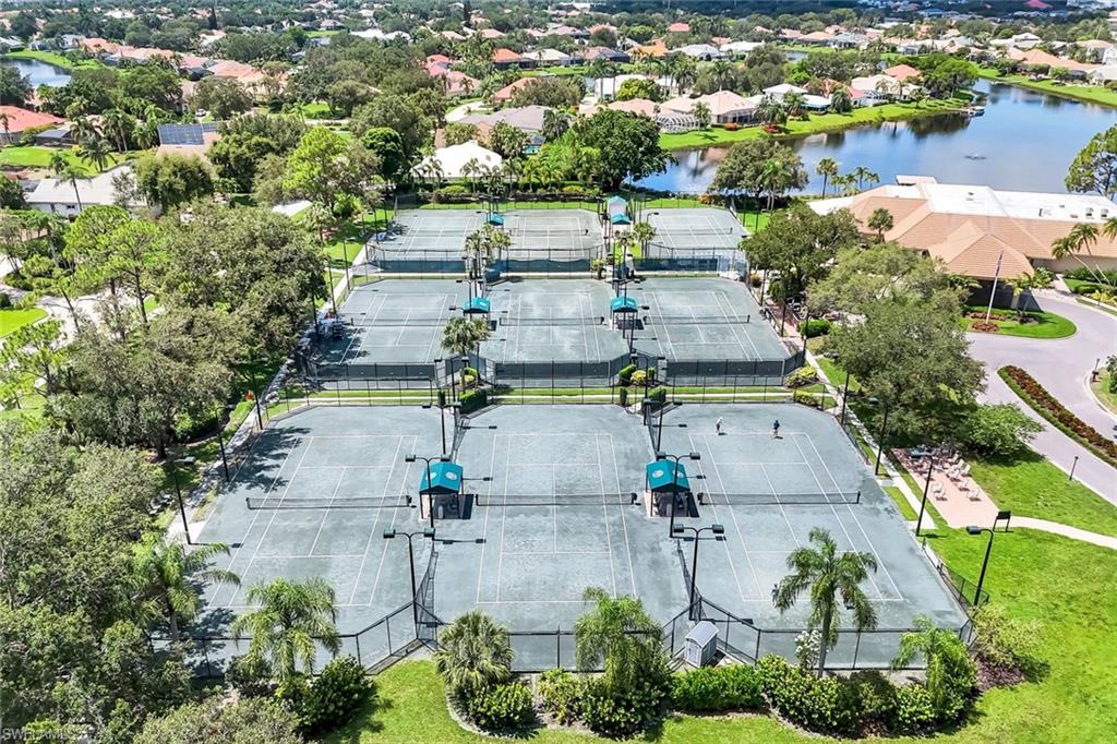 LONGSHORE LAKE - Residential